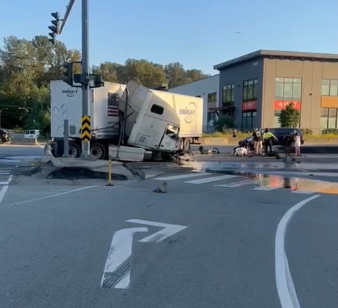 Serious Crash involving Semi Trucks shuts down Highway 17 in Surrey ...